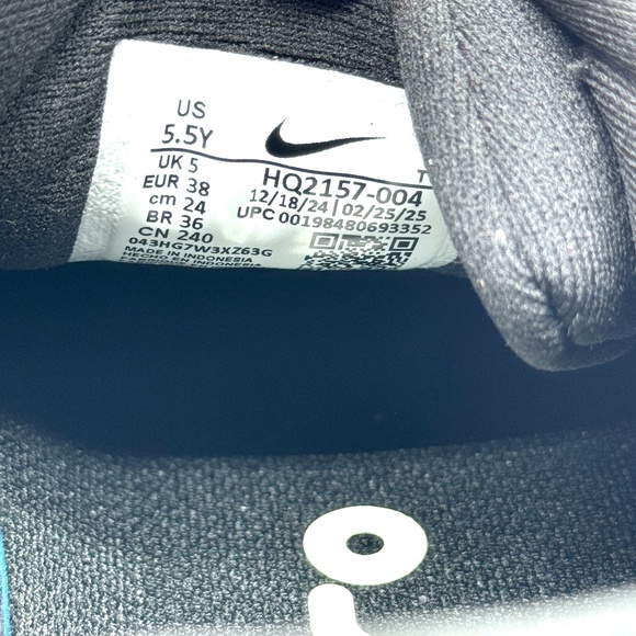 Nike Vomero 18 Youth 5.5Y / Womens 7 Black Shoes New Running HQ2157-004 - Picture 5 of 11